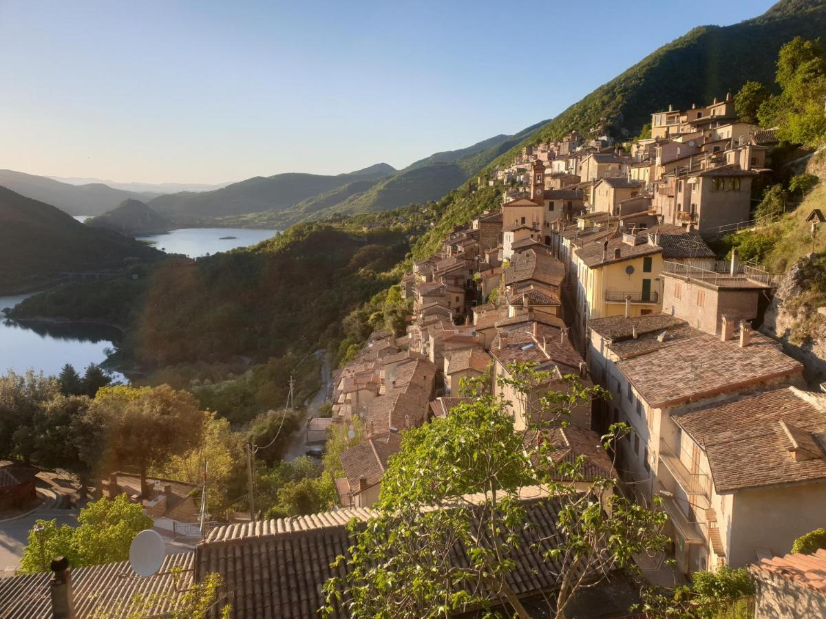 La Casa Sul Fiordo Lago Del Turano Paganico Sabino Exterior foto